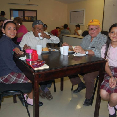 Desayuno con los abuelos