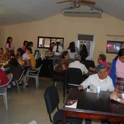 Desayuno con los abuelos